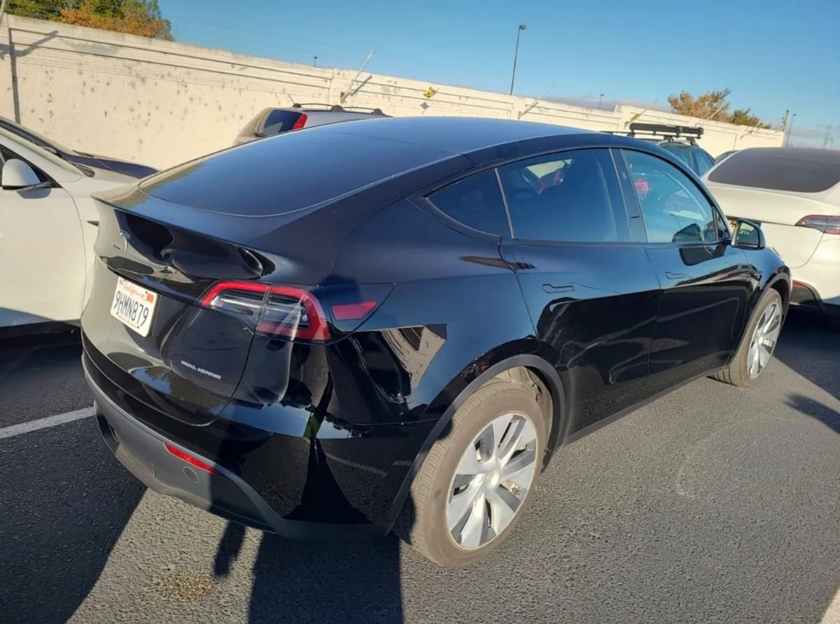 Used 2023 Tesla Model Y Long Range AWD/4WD image 3