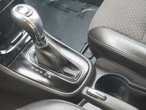 Used 2020 Buick Encore Preferred image 18