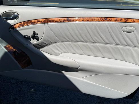 Used 2005 Mercedes-Benz CLK 500 Coupe image 21