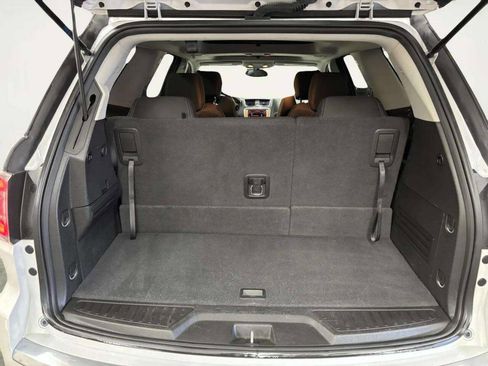 Used 2016 GMC Acadia SLE image 6