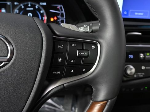 Used 2025 Lexus ES 350 Ultra Luxury FWD image 34