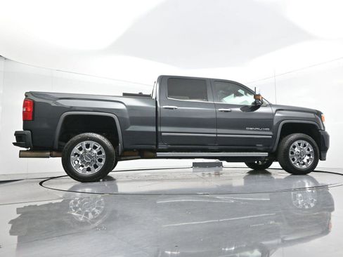 Used 2017 GMC Sierra 2500 Denali w/ Duramax Plus Package AWD/4WD image 56