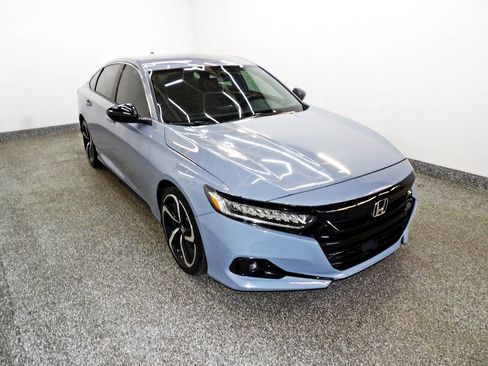 Used 2022 Honda Accord Sport image 3
