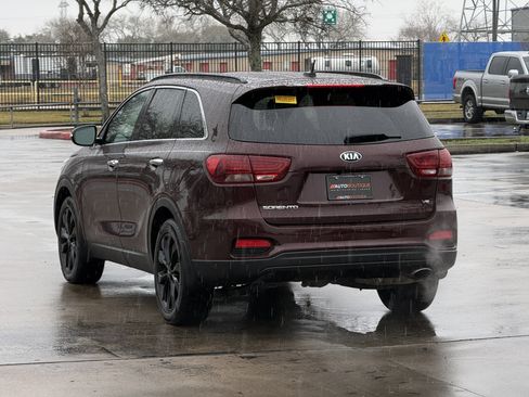 Used 2019 Kia Sorento S image 10