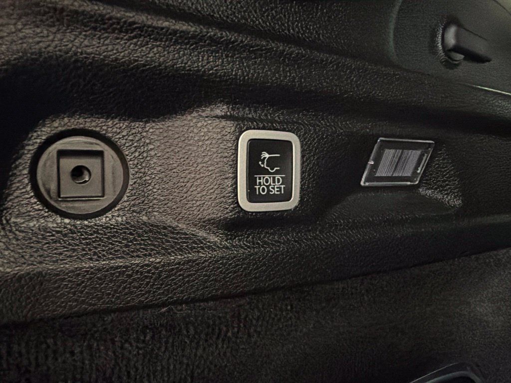 Used 2021 Jeep Grand Cherokee L Summit w/ Advanced Protech Group IV AWD/4WD image 42