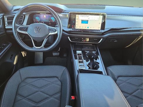 Used 2024 Volkswagen Atlas Cross Sport SE image 11