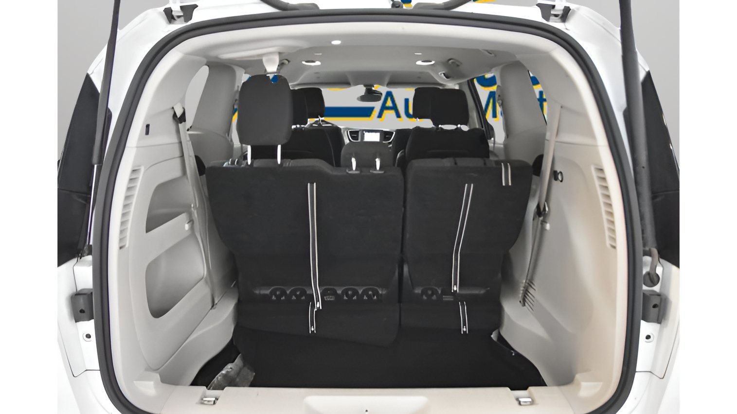 Used 2023 Chrysler Voyager LX FWD image 35