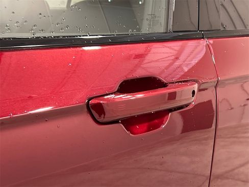 New 2025 Jeep Grand Cherokee L Altitude image 13