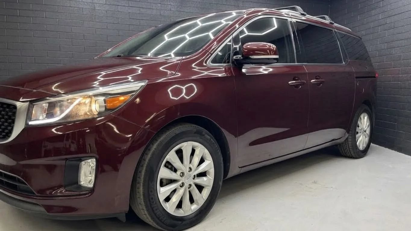 Used 2018 Kia Sedona EX FWD image 5