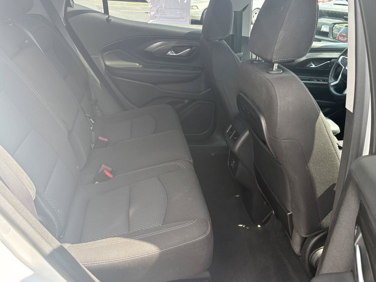 Used 2024 GMC Terrain SLE AWD/4WD image 14