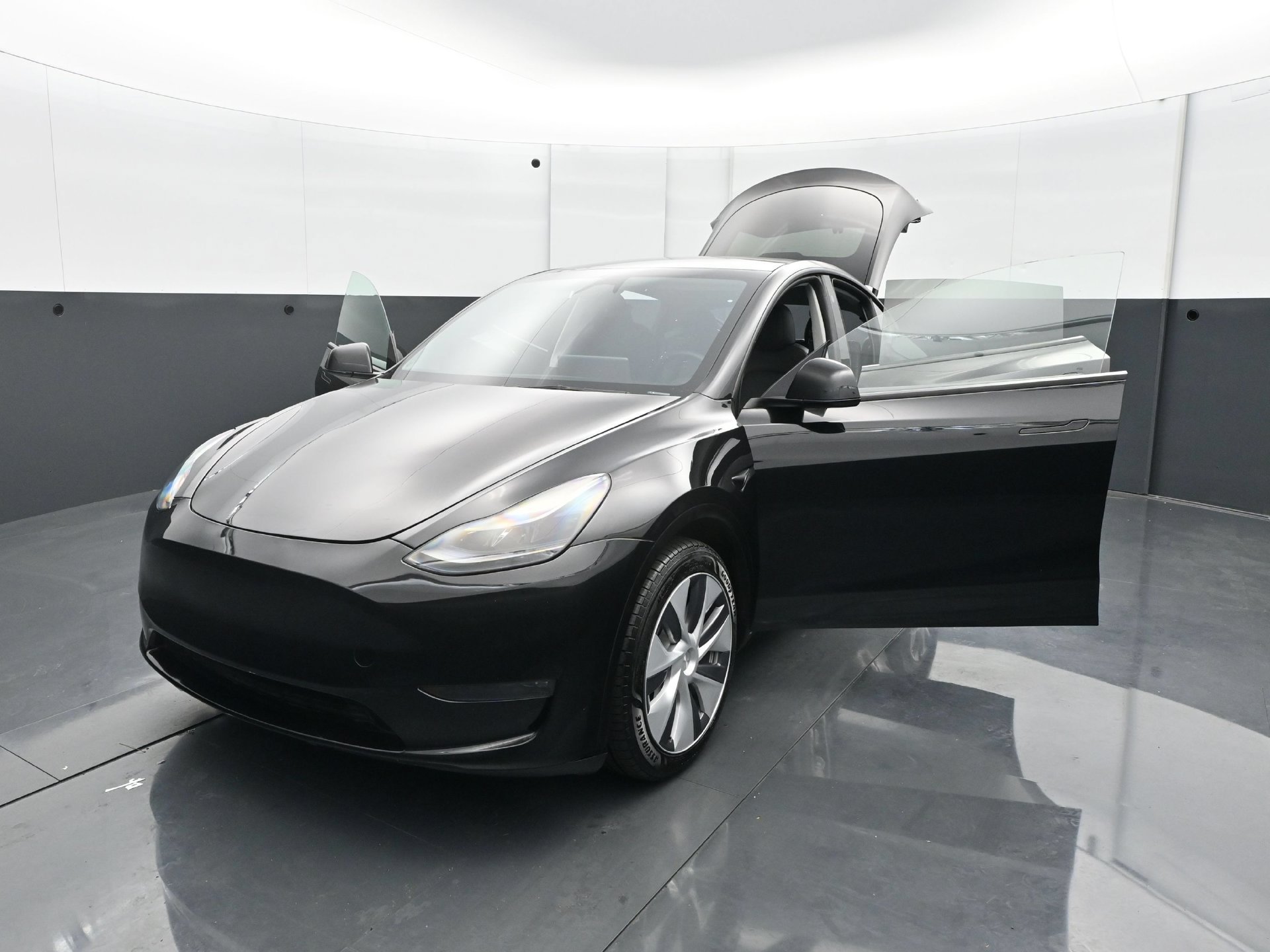 Used 2023 Tesla Model Y Long Range AWD/4WD image 29