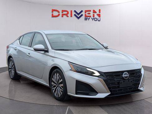 Used 2023 Nissan Altima 2.5 SV image 7