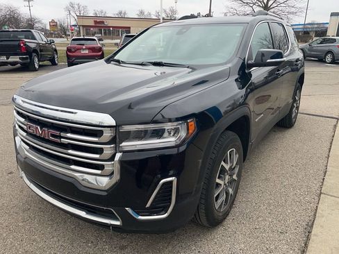 Used 2023 GMC Acadia SLE w/ Driver Convenience Package image 7