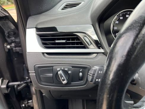 Used 2021 BMW X1 xDrive28i w/ Convenience Package AWD/4WD image 11