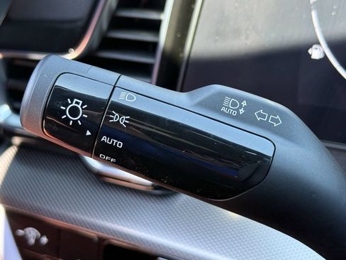Used 2025 Kia Sportage SX FWD image 21