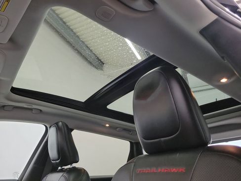 Used 2023 Jeep Cherokee Trailhawk w/ Sun & Sound Group AWD/4WD image 19