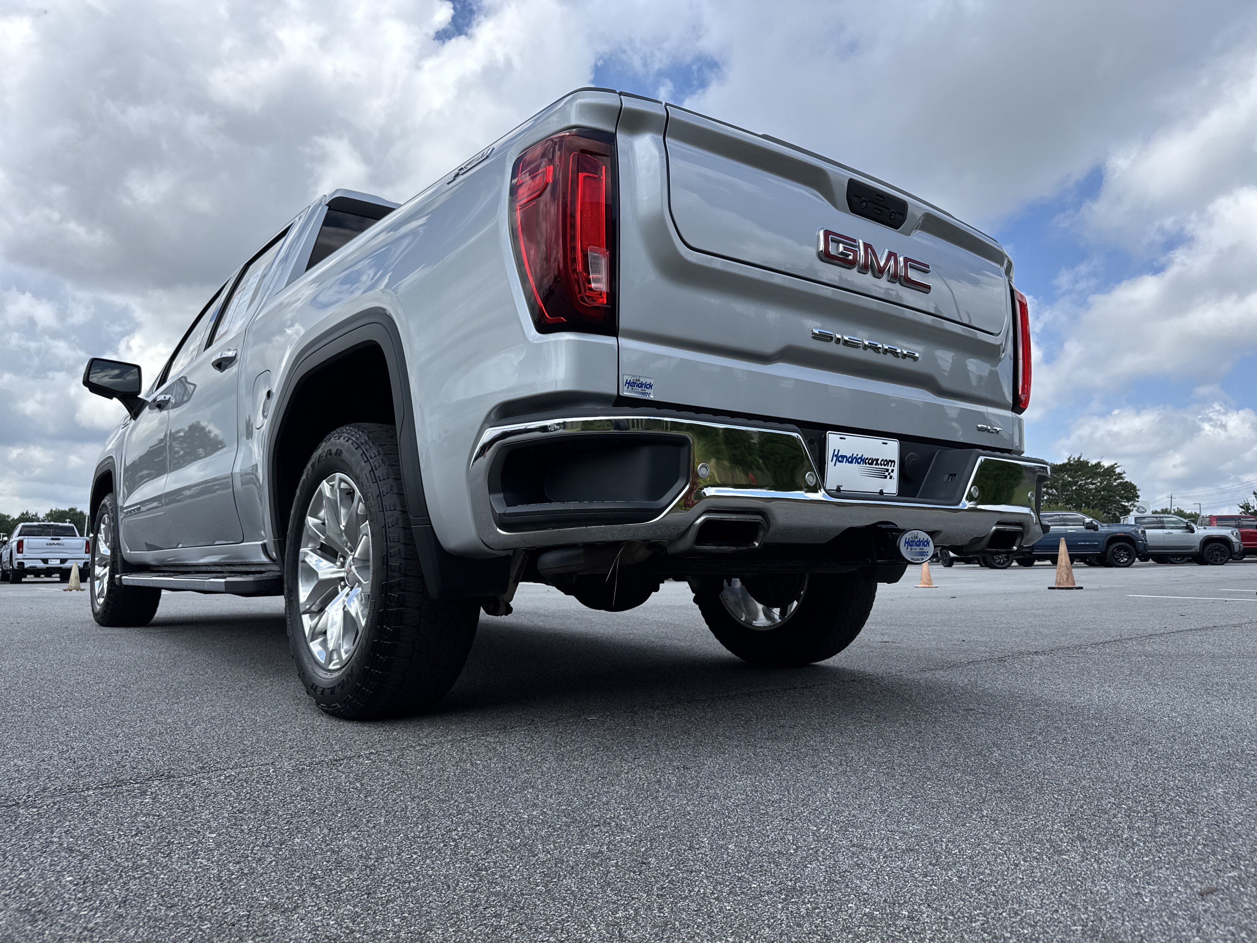 Used 2021 GMC Sierra 1500 SLT w/ SLT Convenience Package AWD/4WD image 8