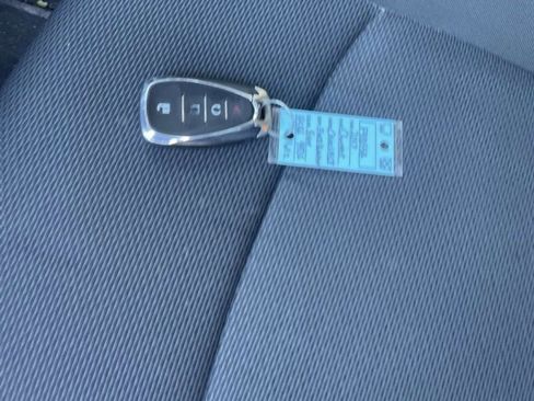 Used 2017 Chevrolet Cruze LT w/ Convenience Package image 3