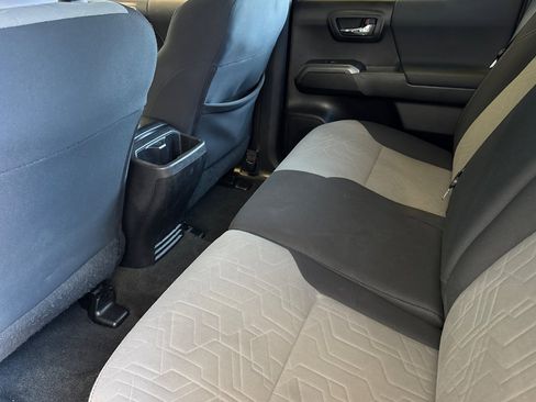 Used 2021 Toyota Tacoma TRD Off-Road image 12