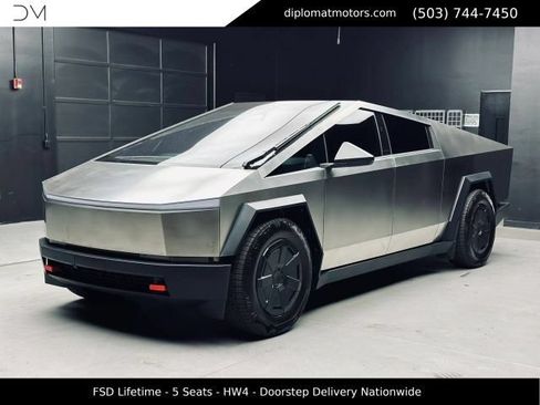 Used 2025 Tesla Cybertruck AWD Crew Cab image 1