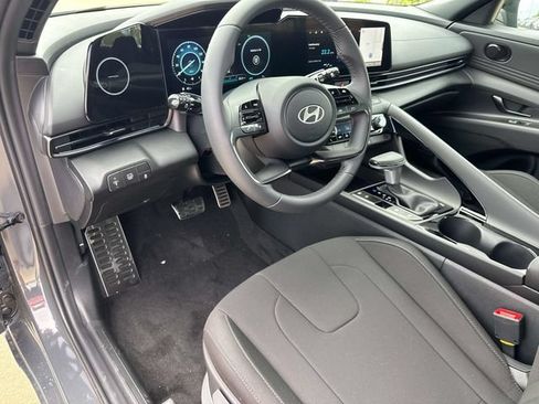 New 2026 Hyundai Elantra SEL FWD image 22