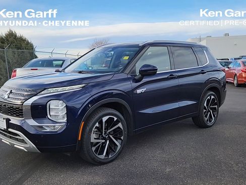 Used 2024 Mitsubishi Outlander SEL image 1