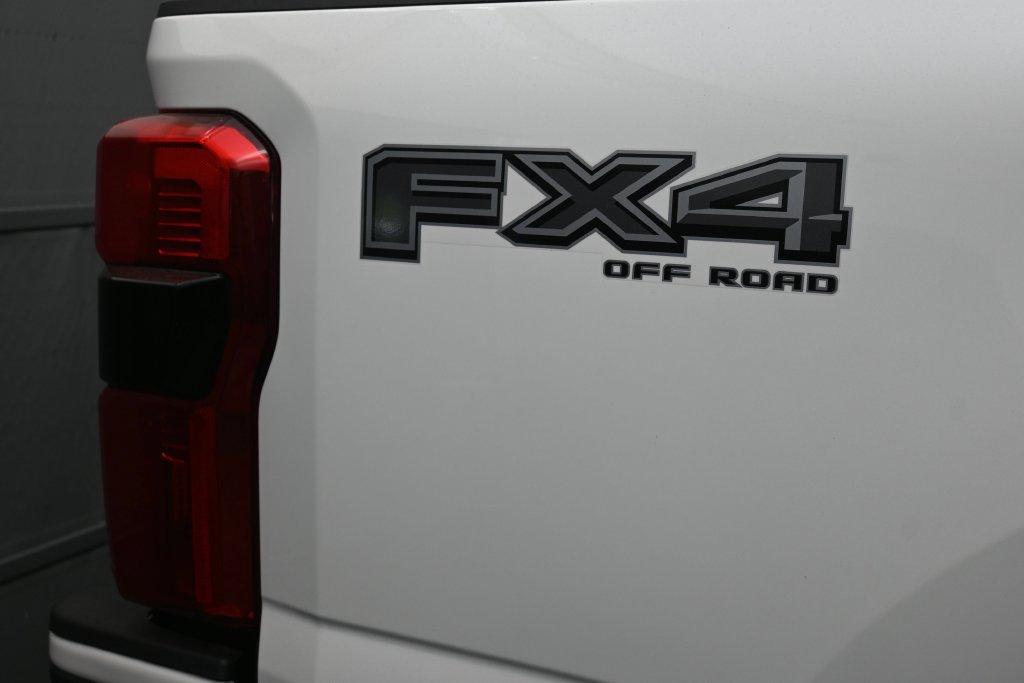 New 2026 Ford F250 Lariat w/ Black Appearance Package AWD/4WD image 6