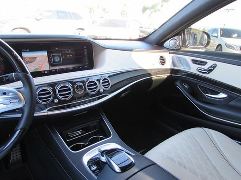 Used 2018 Mercedes-Benz S 560 4MATIC Sedan image 17