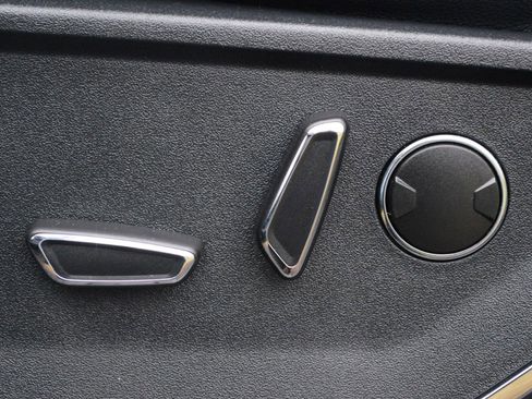 Used 2024 Ford F150 Lariat w/ Equipment Group 502A High image 25