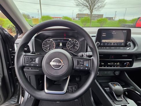 Used 2023 Nissan Rogue SV image 15