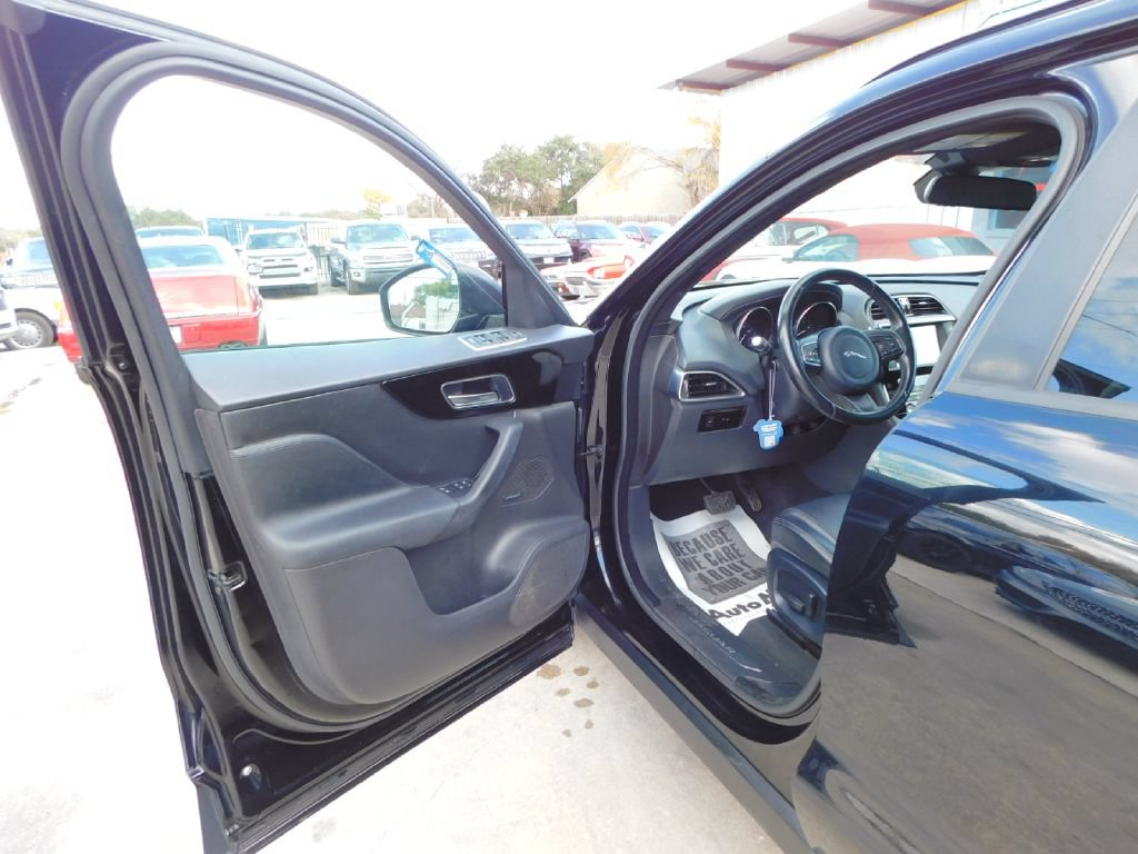Used 2018 Jaguar F-PACE Premium AWD/4WD image 22