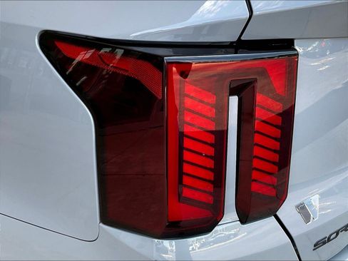 Used 2025 Kia Sorento SX Prestige AWD/4WD image 22