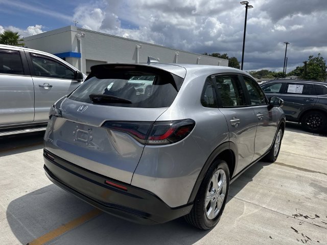 Used 2023 Honda HR-V LX image 7
