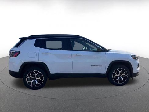 Used 2025 Jeep Compass Limited AWD/4WD image 15