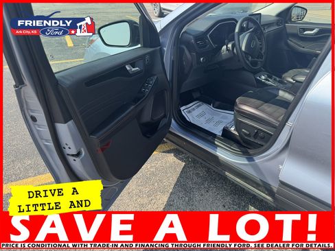 Used 2022 Ford Escape SEL w/ SEL Stealth AWD Package image 9