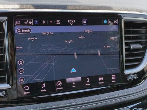 Used 2026 Chrysler Pacifica Limited FWD image 22