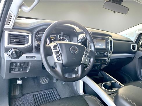Used 2018 Nissan Titan PRO-4X w/ Pro-4x Utility Package image 16