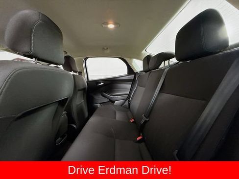 Used 2018 Ford Focus SE FWD image 9