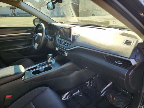 Used 2022 Nissan Altima 2.5 SV image 17