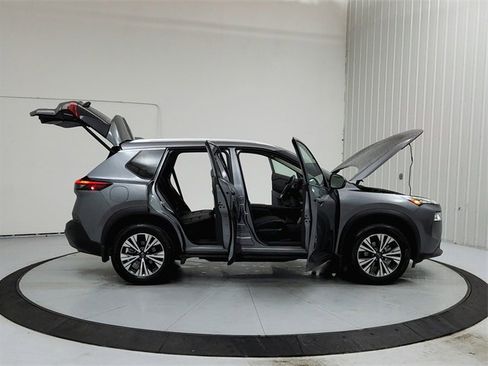 Used 2023 Nissan Rogue SV w/ SV Premium Package image 16