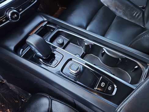 Used 2023 Volvo S60 B5 Plus image 19