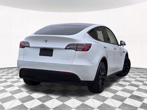 Used 2021 Tesla Model Y Long Range image 13