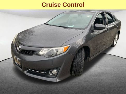 Used 2012 Toyota Camry SE image 5