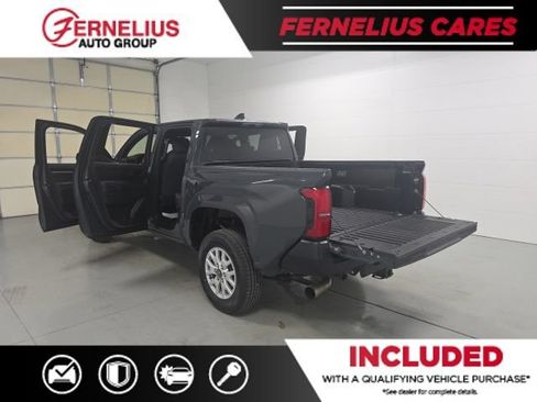 Used 2025 Toyota Tacoma SR AWD/4WD image 14