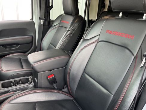 Used 2023 Jeep Gladiator Rubicon w/ Cold Weather Group image 3