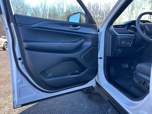 Used 2025 Jeep Grand Cherokee L Laredo w/ Luxury Tech Group I image 26