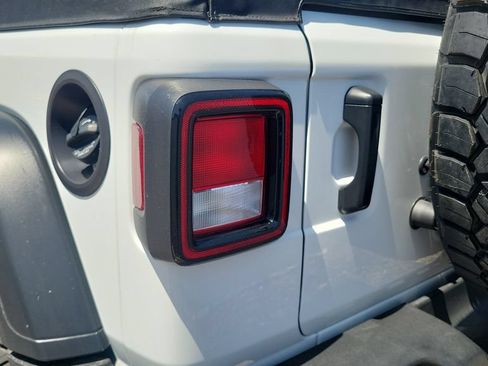 Used 2023 Jeep Wrangler Unlimited Sport AWD/4WD image 6