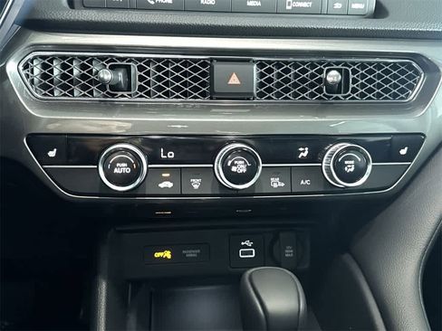 New 2025 Acura Integra image 18