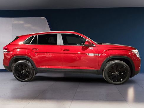 Used 2024 Volkswagen Atlas Cross Sport SE image 6