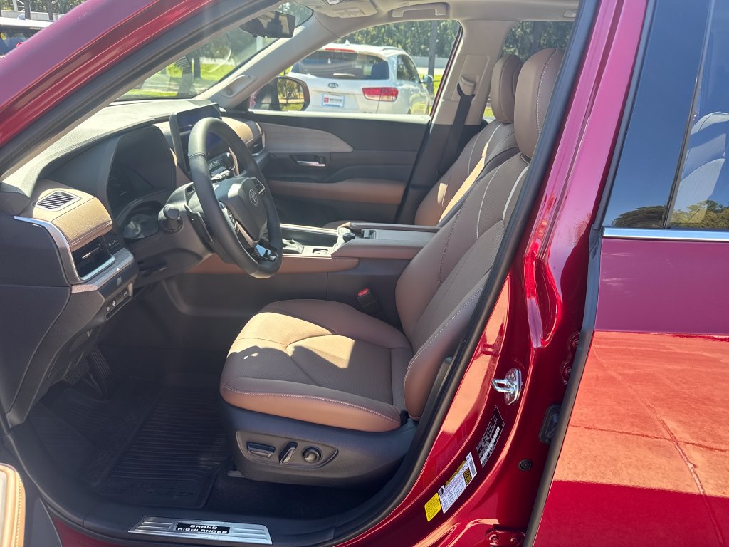 Certified 2026 Toyota Grand Highlander AWD image 15